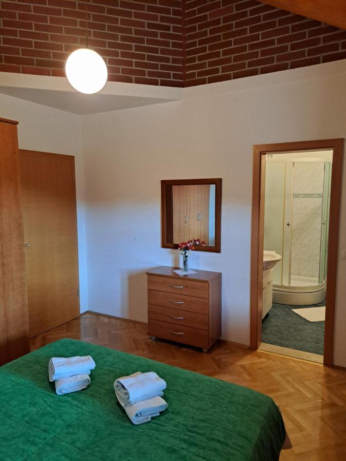Apartment With Splendid Sea View Trogir Exterior foto