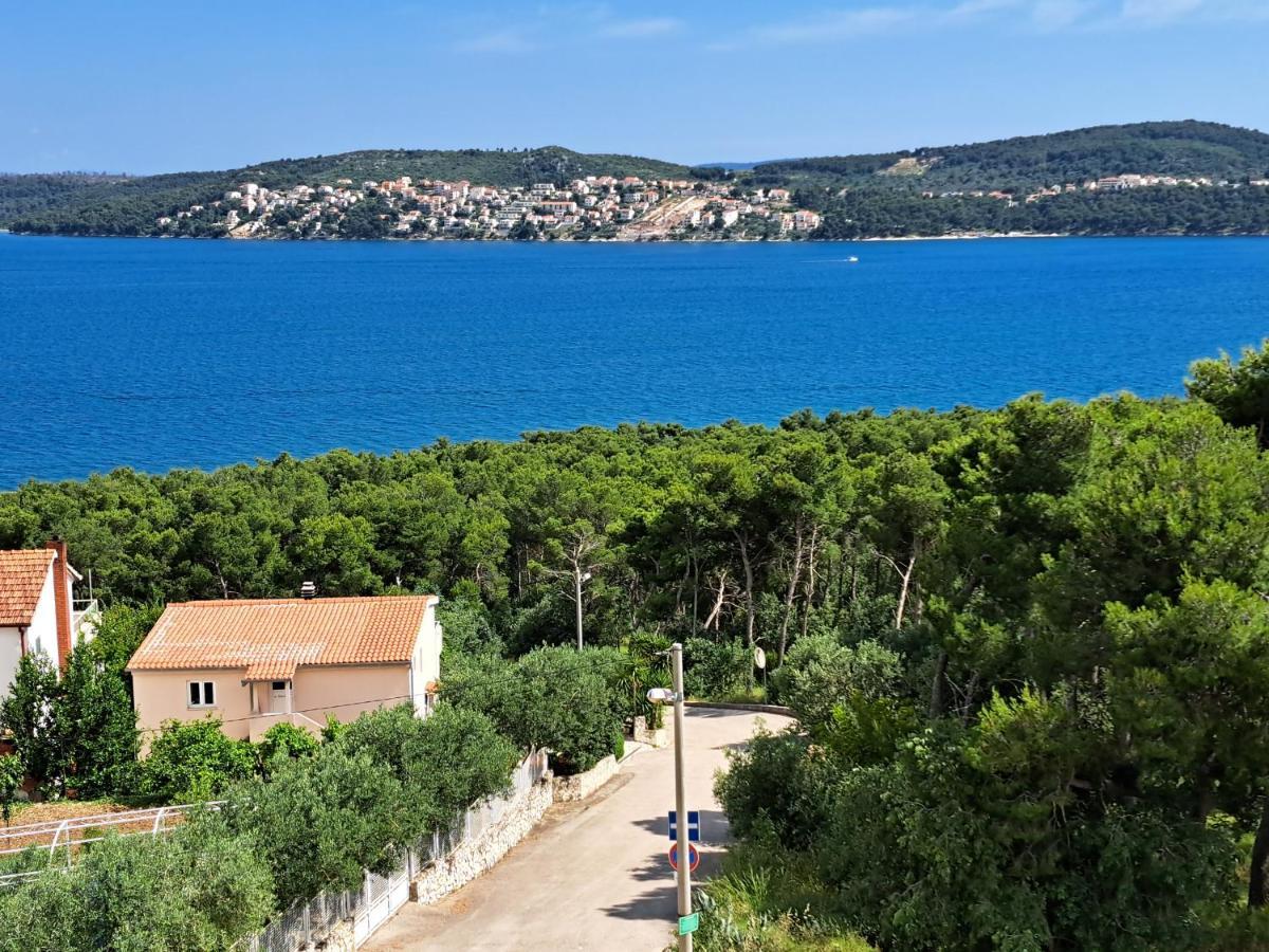 Apartment With Splendid Sea View Trogir Exterior foto
